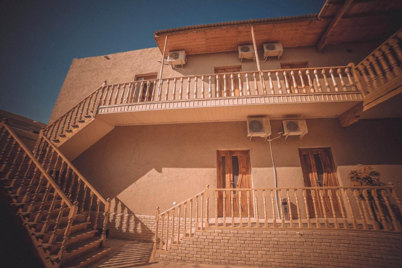 Oqilanur Guest House ヒヴァ エクステリア 写真
