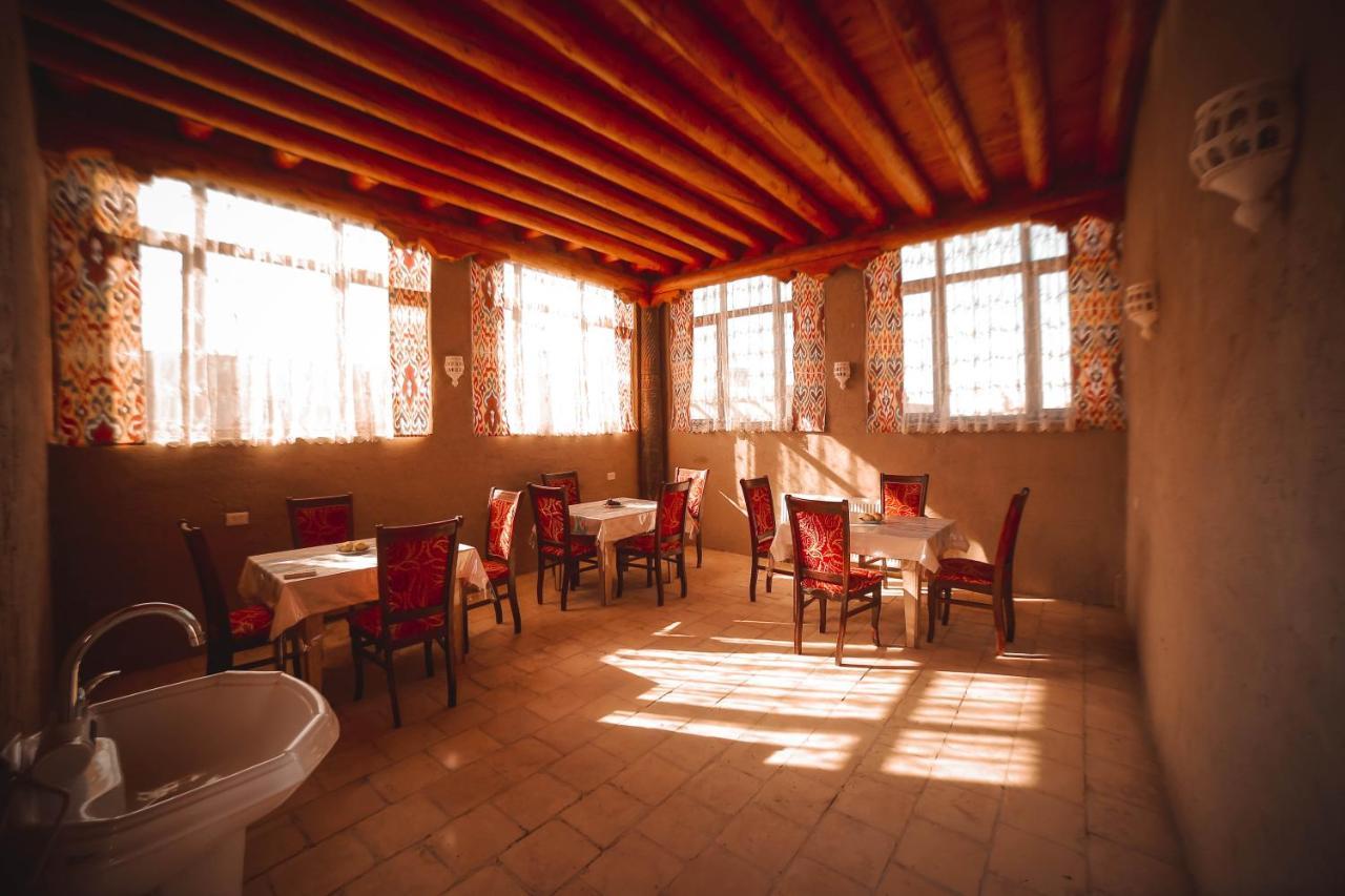 Oqilanur Guest House ヒヴァ エクステリア 写真